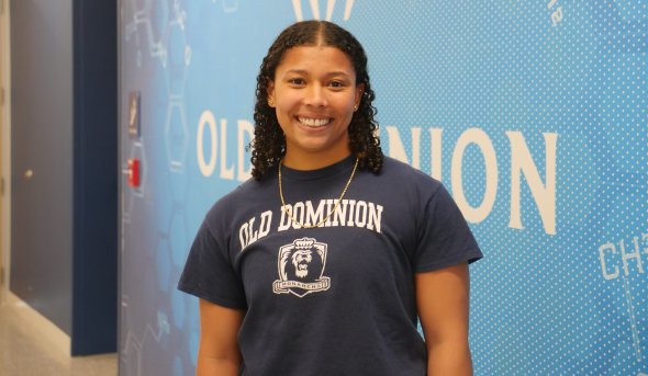 A photo of Lauren Moses.
